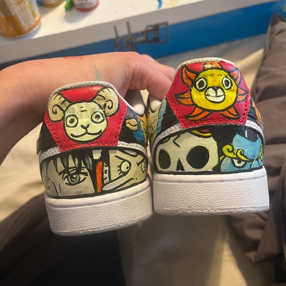 hand painted one piece nikes women’s size 9 or men’s size 7 - Picture 2 of 11